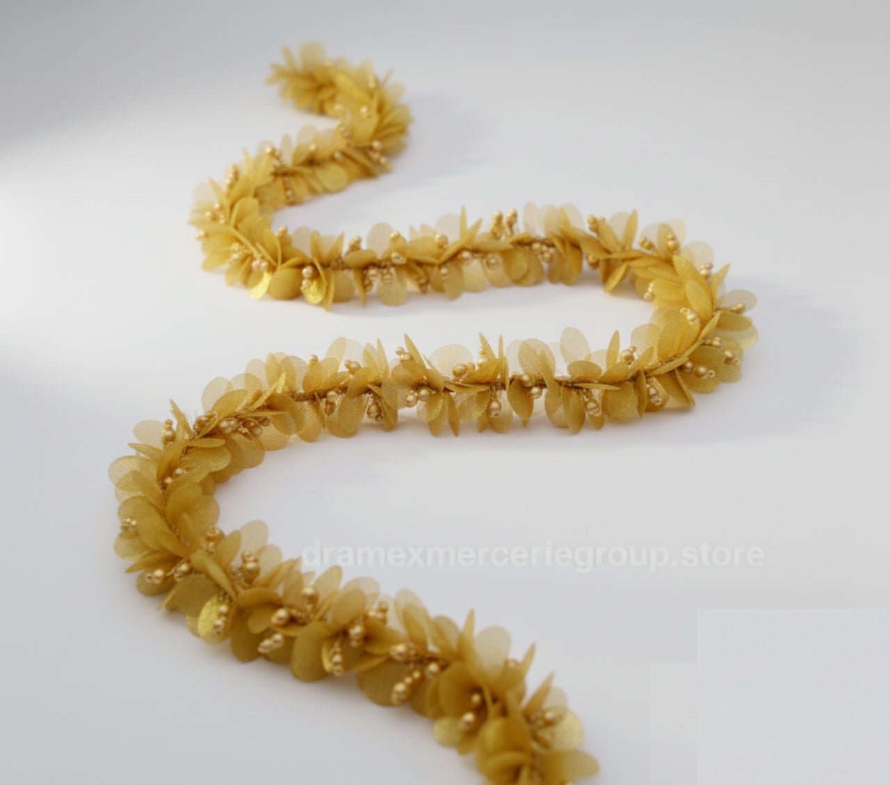 Garniture Fleur 3D en Tulle décorée de perles - dramexmerceriegroupmercerie dakar senegal