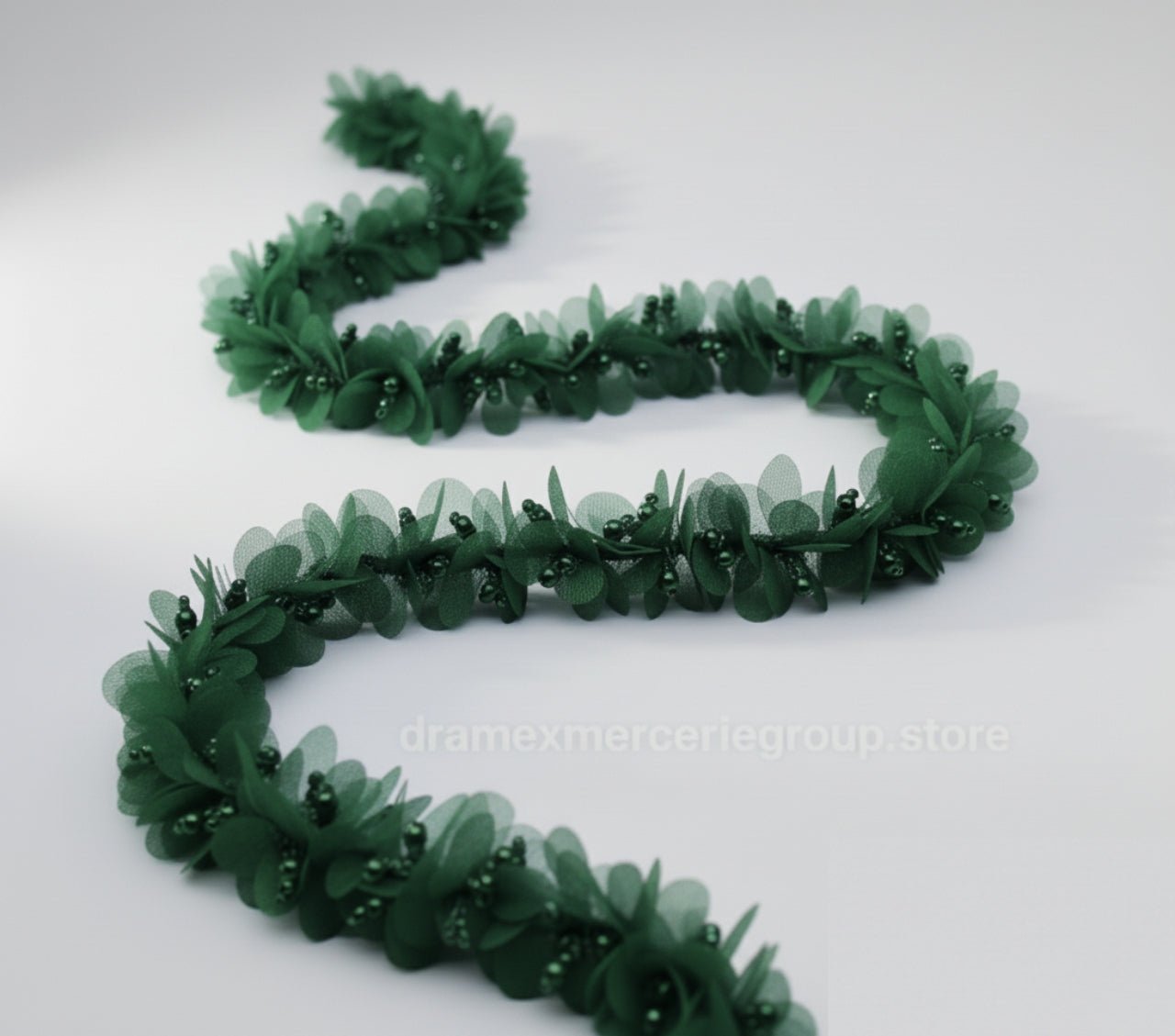 Garniture Fleur 3D en Tulle décorée de perles