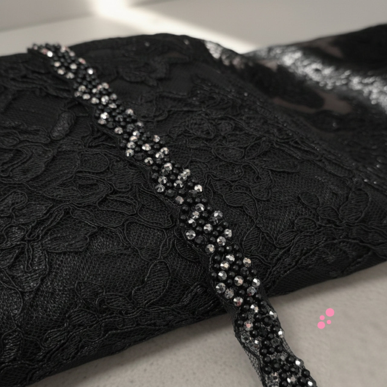 Garniture Perlée Premium – Strass Cristal & Perles Nacrées