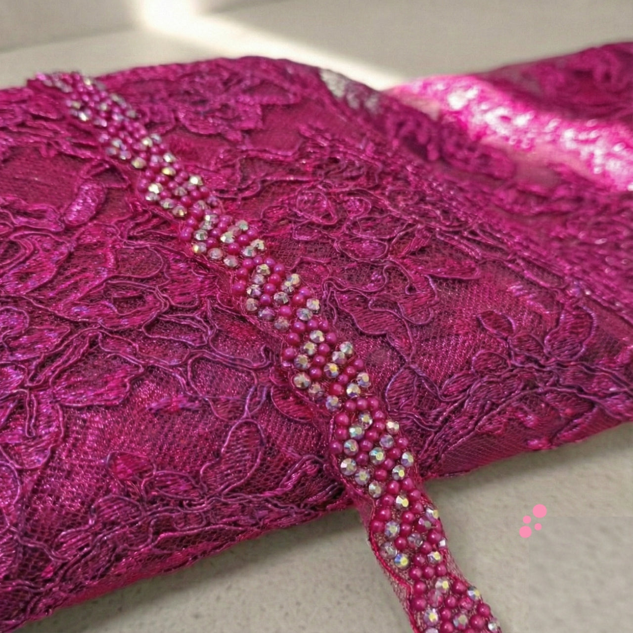 Garniture Perlée Premium – Strass Cristal & Perles Nacrées