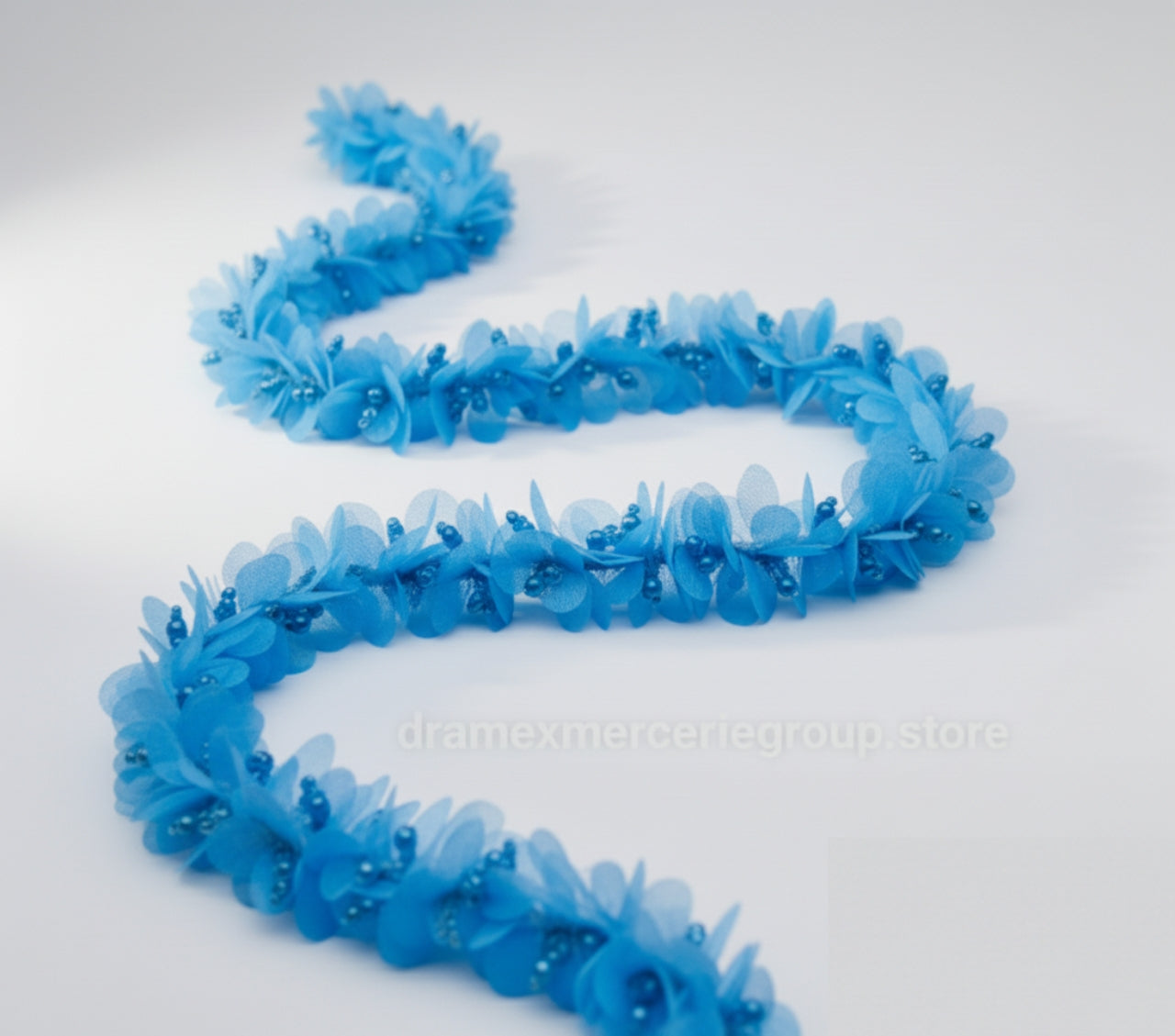 Garniture Fleur 3D en Tulle décorée de perles