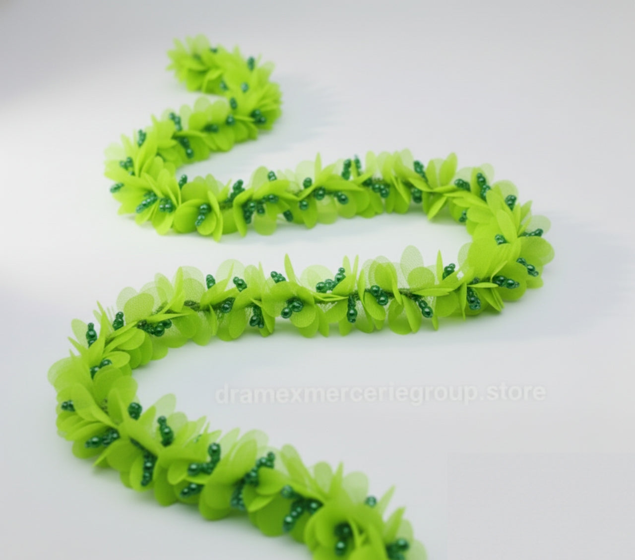 Garniture Fleur 3D en Tulle décorée de perles