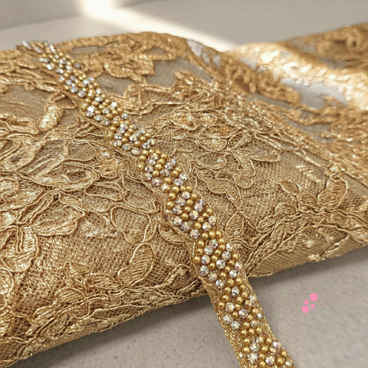 Garniture Perlée Premium – Strass Cristal & Perles Nacrées