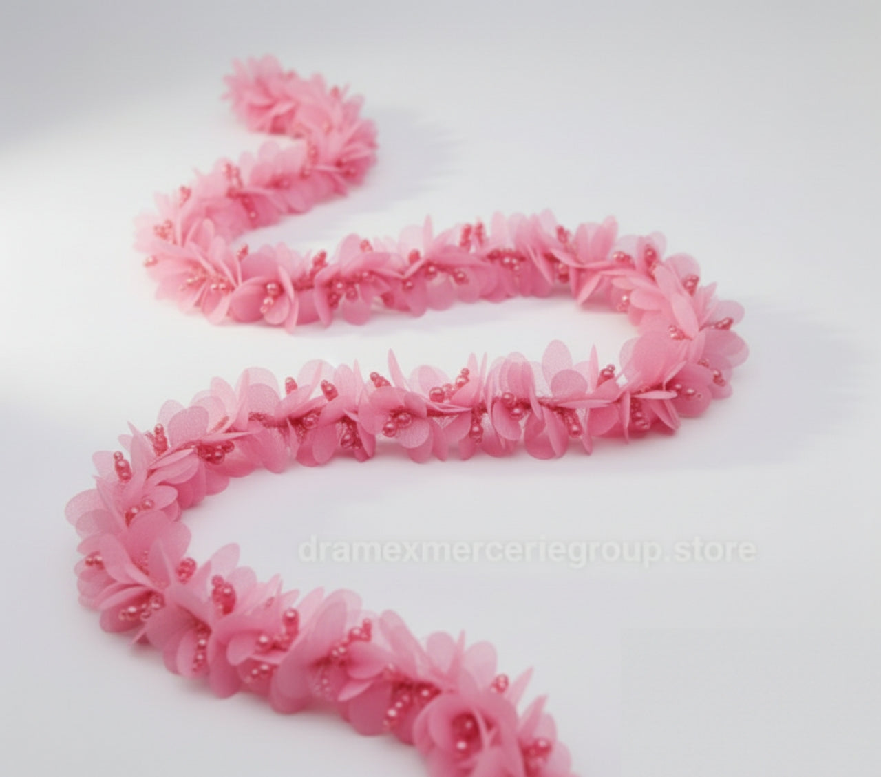 Garniture Fleur 3D en Tulle décorée de perles